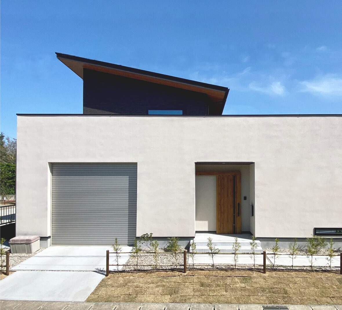 アールスタジオはとにかく数をつくるよりも、1棟1棟丁寧な家づくりを行なっています。そのため、モデルハウス建設・維持費や広告費などをカットし、その分の費用を家づくりに充てることで、他社よりも高いコストパフォーマンスを実現できるのです。